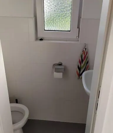 Haus Im Garten In Der Nahe Von Koln-messe Bergisch Gladbach